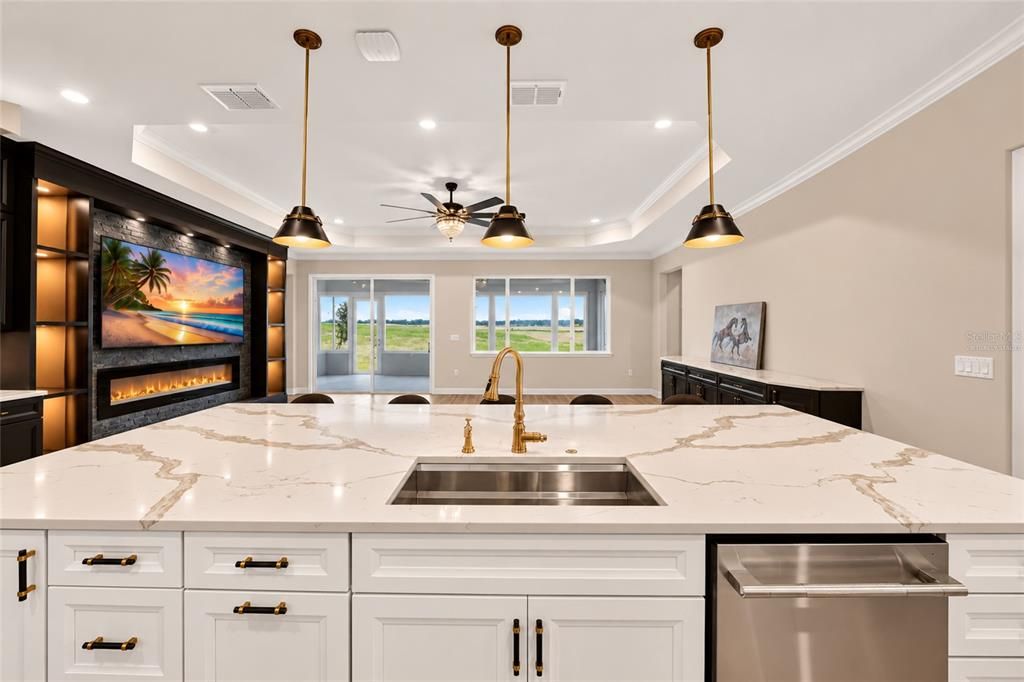 En Venta: $764,990 (3 camas, 3 baños, 2870 Pies cuadrados)