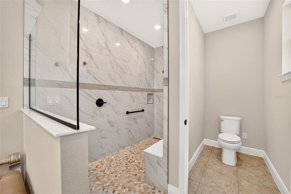 En Venta: $764,990 (3 camas, 3 baños, 2870 Pies cuadrados)