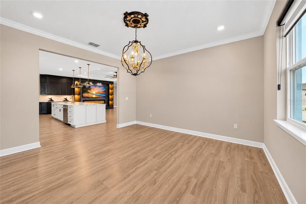 En Venta: $764,990 (3 camas, 3 baños, 2870 Pies cuadrados)