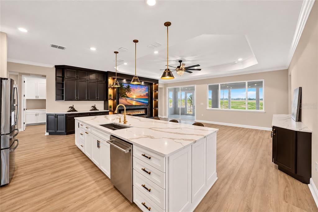 En Venta: $764,990 (3 camas, 3 baños, 2870 Pies cuadrados)