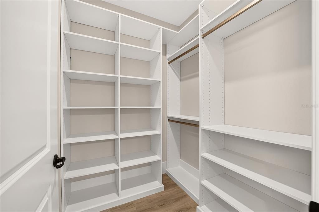 En Venta: $764,990 (3 camas, 3 baños, 2870 Pies cuadrados)