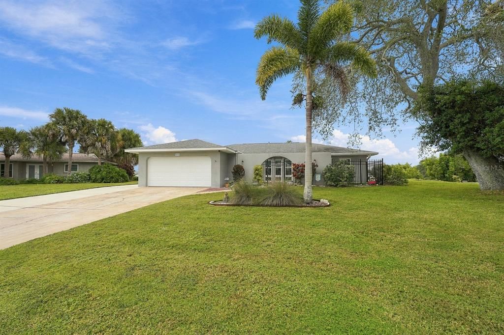 En Venta: $349,900 (2 camas, 2 baños, 1301 Pies cuadrados)