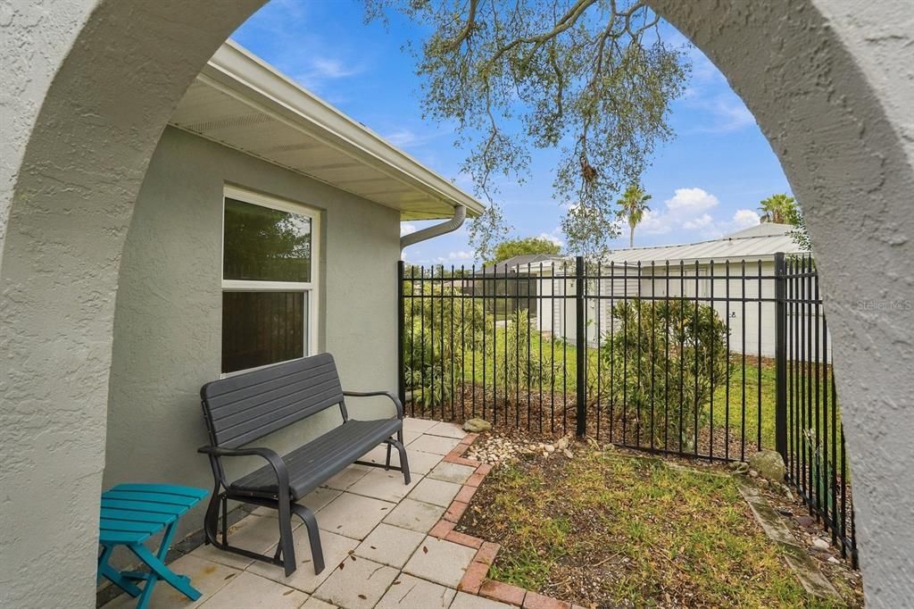 En Venta: $349,900 (2 camas, 2 baños, 1301 Pies cuadrados)