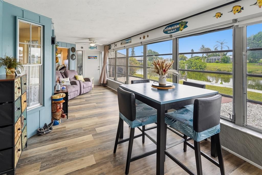 En Venta: $349,900 (2 camas, 2 baños, 1301 Pies cuadrados)