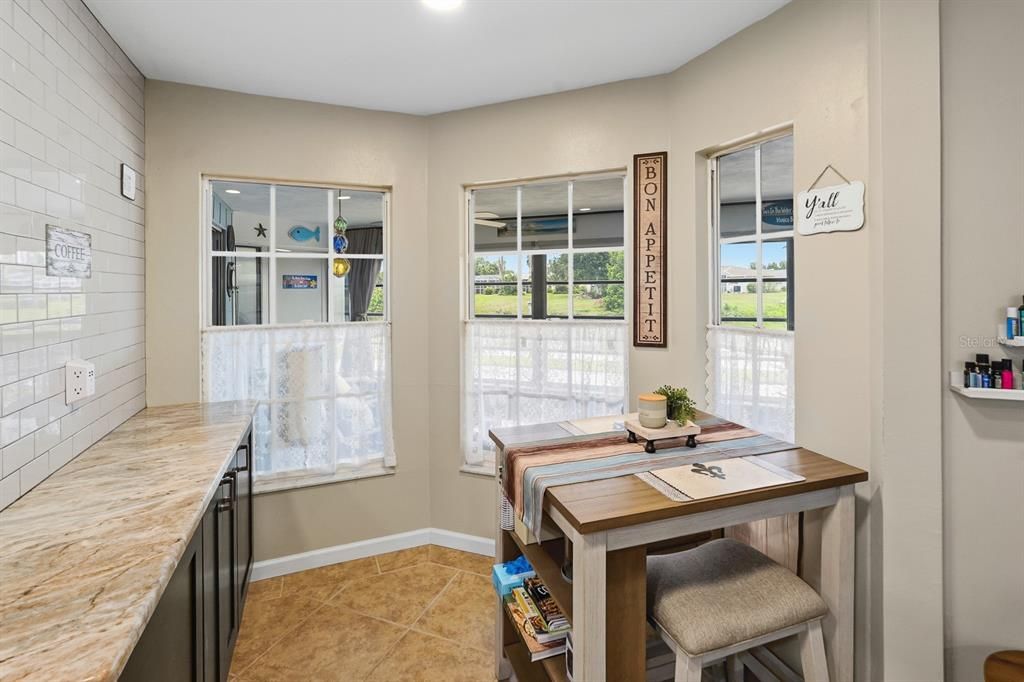 En Venta: $349,900 (2 camas, 2 baños, 1301 Pies cuadrados)