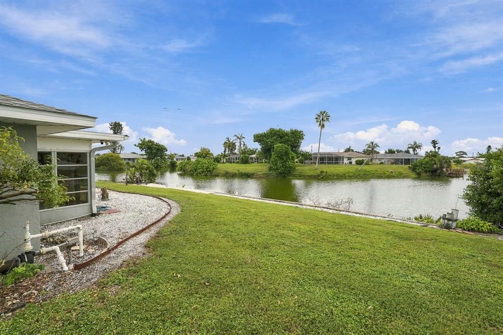 En Venta: $349,900 (2 camas, 2 baños, 1301 Pies cuadrados)
