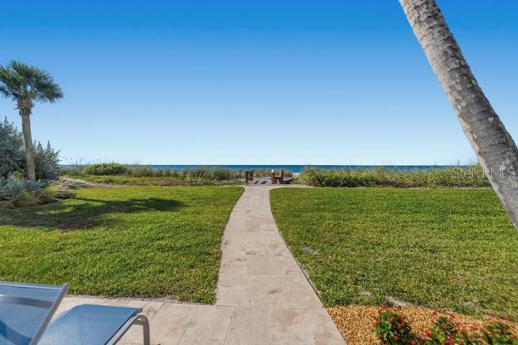 For Sale: $698,765 (2 beds, 2 baths, 1022 Square Feet)