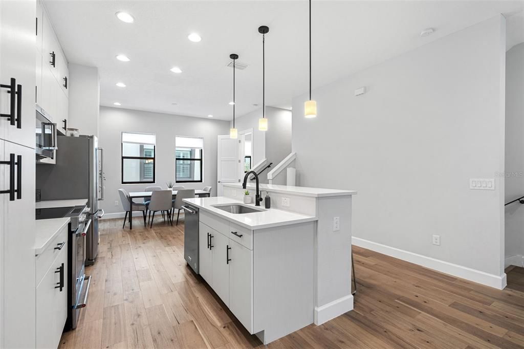 For Rent: $4,800 (3 beds, 3 baths, 2097 Square Feet)
