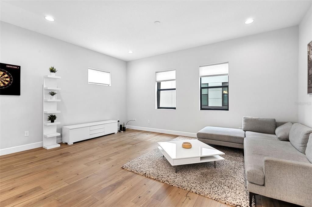 For Rent: $4,800 (3 beds, 3 baths, 2097 Square Feet)