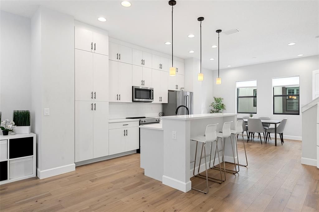 For Rent: $4,800 (3 beds, 3 baths, 2097 Square Feet)