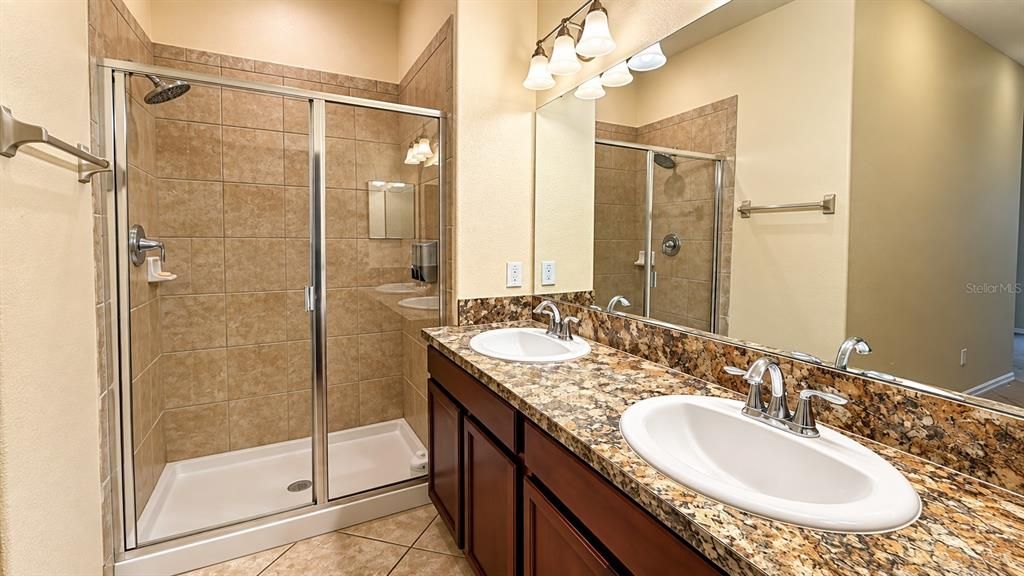For Rent: $2,600 (3 beds, 2 baths, 2208 Square Feet)