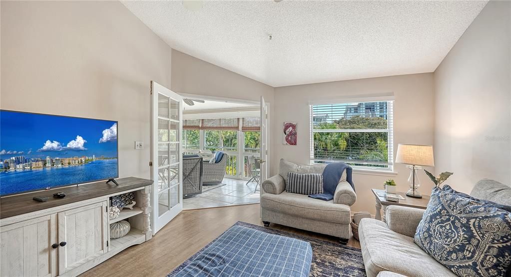 For Sale: $899,000 (3 beds, 2 baths, 1495 Square Feet)