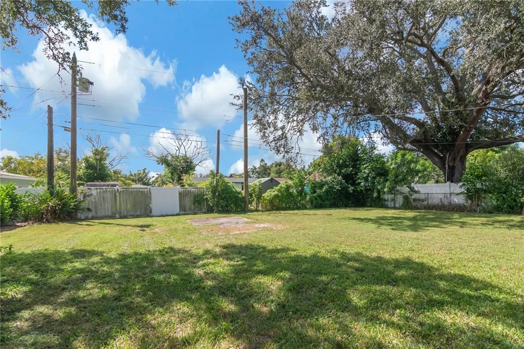 For Sale: $425,000 (2 beds, 2 baths, 1236 Square Feet)