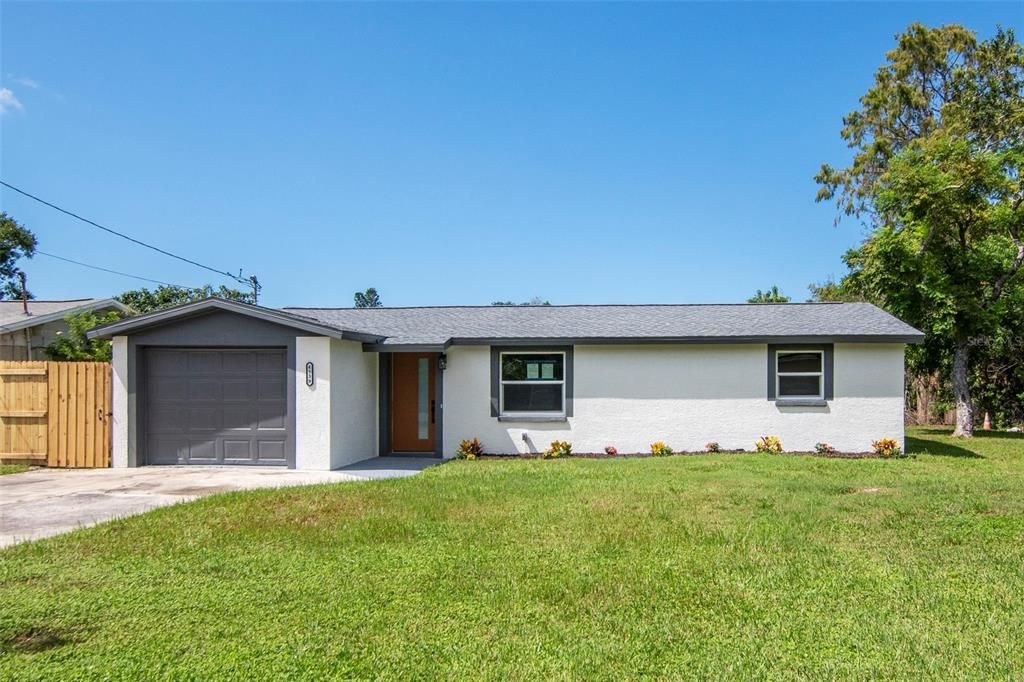 For Sale: $295,000 (3 beds, 1 baths, 1432 Square Feet)