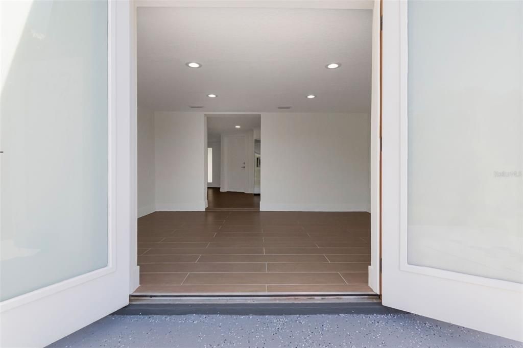 For Sale: $295,000 (3 beds, 1 baths, 1432 Square Feet)