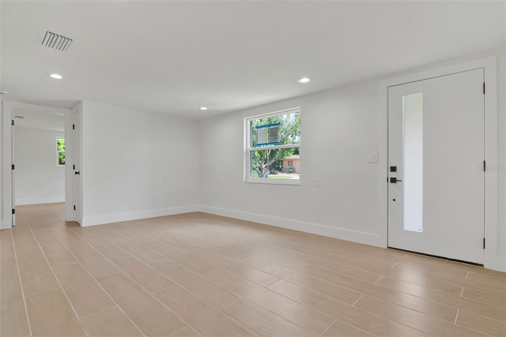 For Sale: $295,000 (3 beds, 1 baths, 1432 Square Feet)