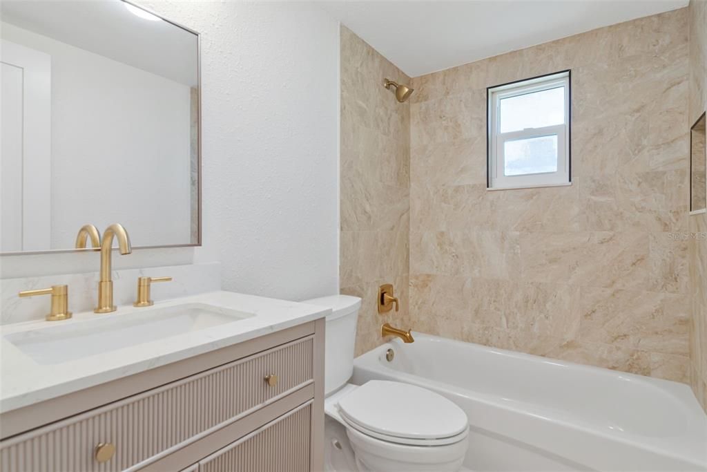 For Sale: $295,000 (3 beds, 1 baths, 1432 Square Feet)