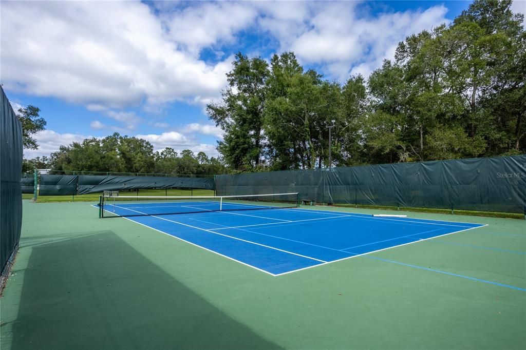 На продажу: $299,900 (2 спален, 2 ванн, 1250 Квадратных фут)
