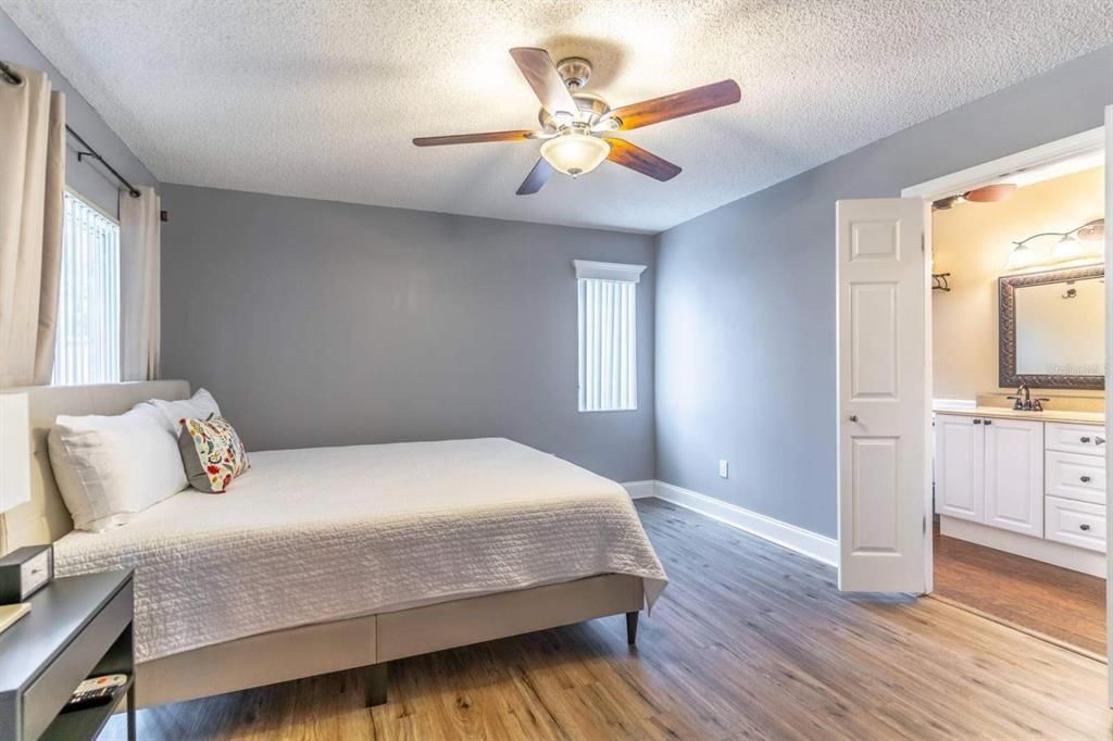 For Rent: $2,600 (3 beds, 2 baths, 1565 Square Feet)