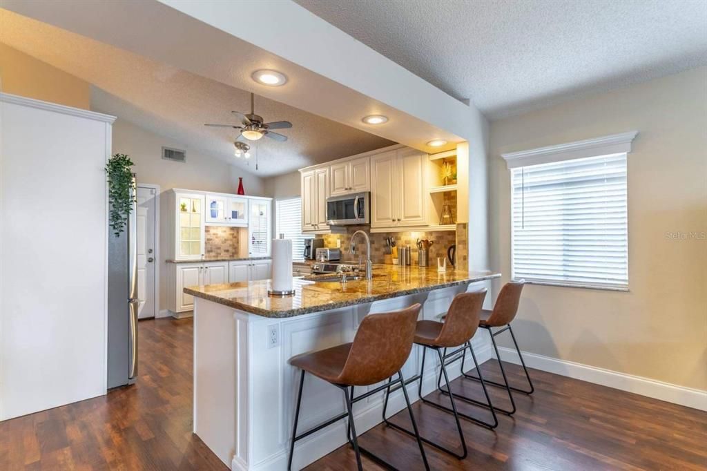 For Rent: $2,600 (3 beds, 2 baths, 1565 Square Feet)