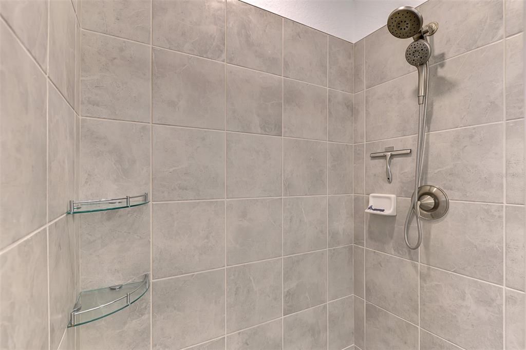 En Venta: $374,900 (2 camas, 2 baños, 1379 Pies cuadrados)