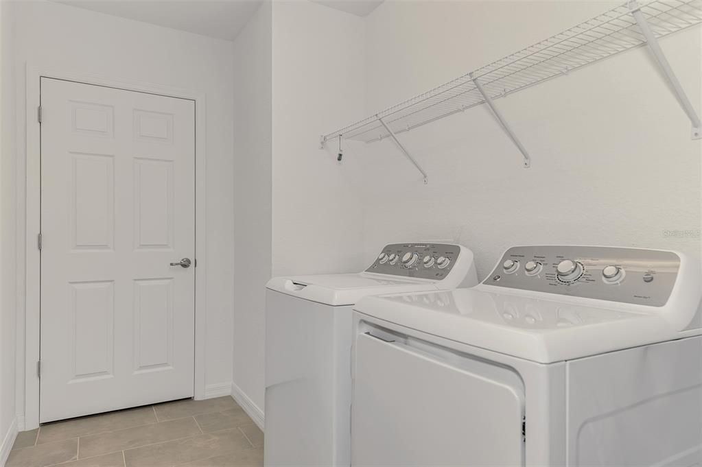 En Venta: $374,900 (2 camas, 2 baños, 1379 Pies cuadrados)
