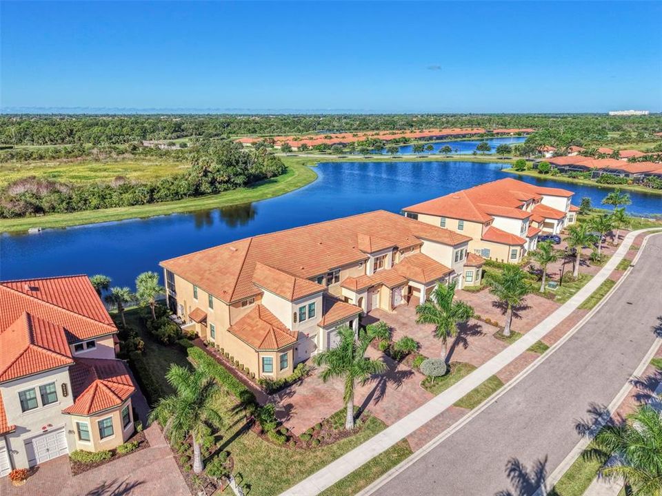 En Venta: $374,900 (2 camas, 2 baños, 1379 Pies cuadrados)
