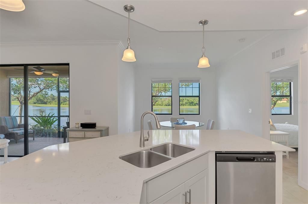 En Venta: $374,900 (2 camas, 2 baños, 1379 Pies cuadrados)
