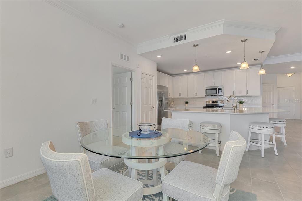 En Venta: $374,900 (2 camas, 2 baños, 1379 Pies cuadrados)