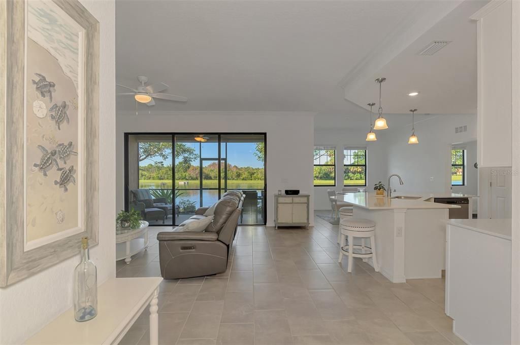 En Venta: $374,900 (2 camas, 2 baños, 1379 Pies cuadrados)