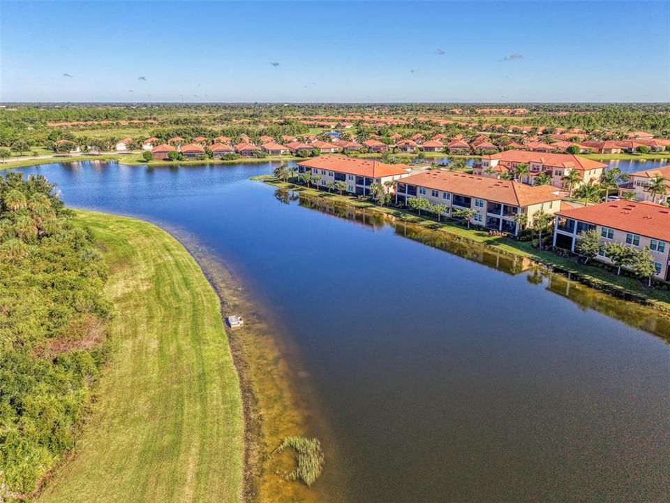 En Venta: $374,900 (2 camas, 2 baños, 1379 Pies cuadrados)