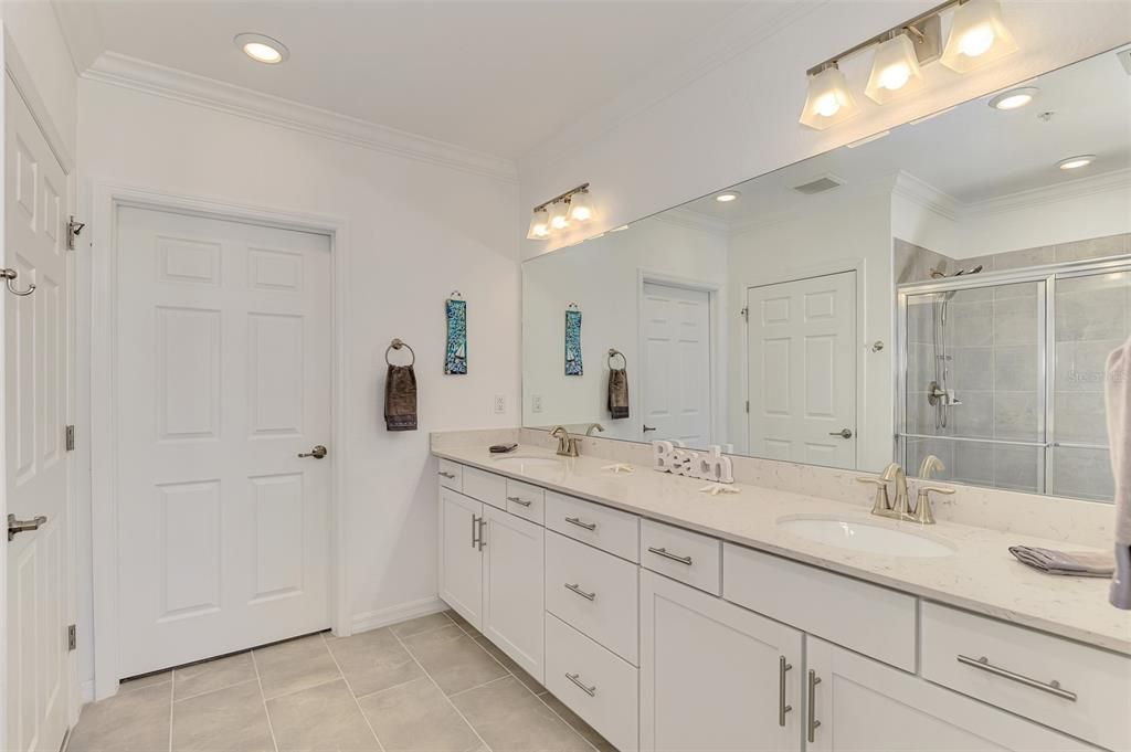 En Venta: $374,900 (2 camas, 2 baños, 1379 Pies cuadrados)