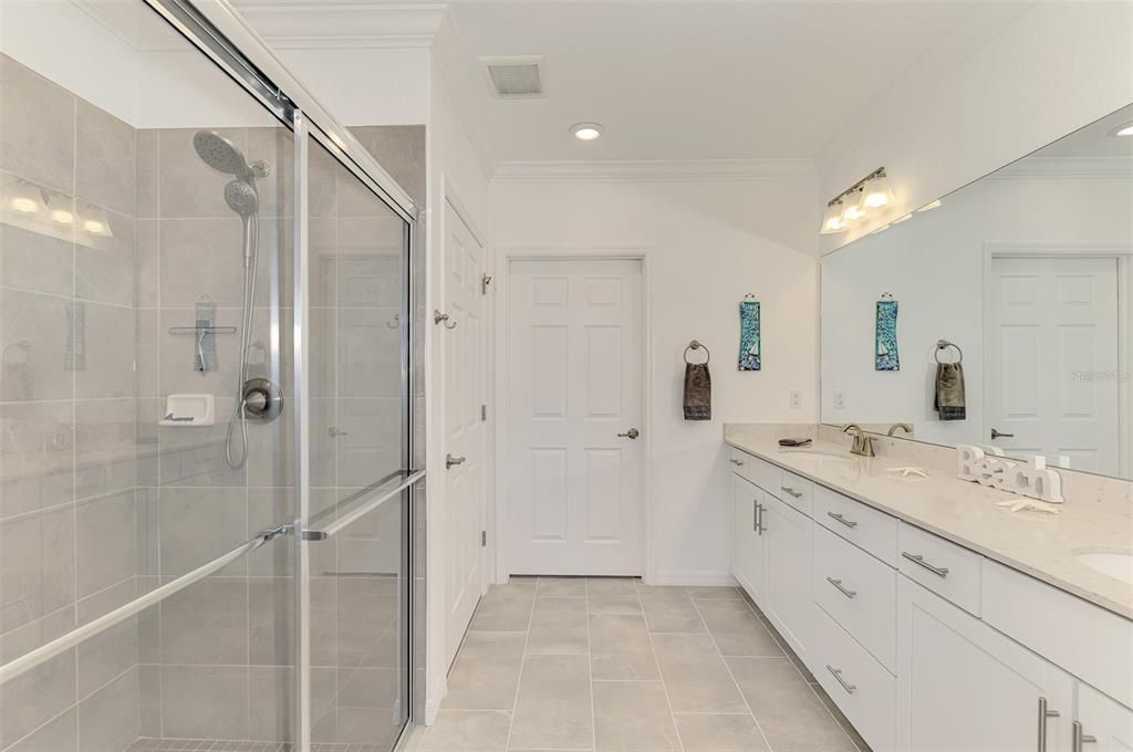 En Venta: $374,900 (2 camas, 2 baños, 1379 Pies cuadrados)