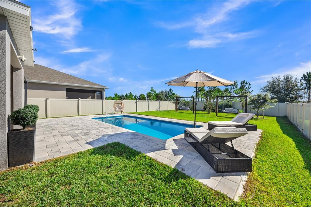 For Sale: $690,000 (5 beds, 3 baths, 2561 Square Feet)