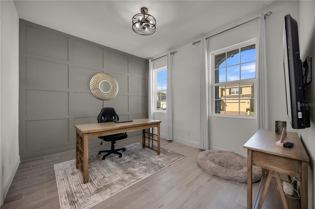 For Sale: $690,000 (5 beds, 3 baths, 2561 Square Feet)