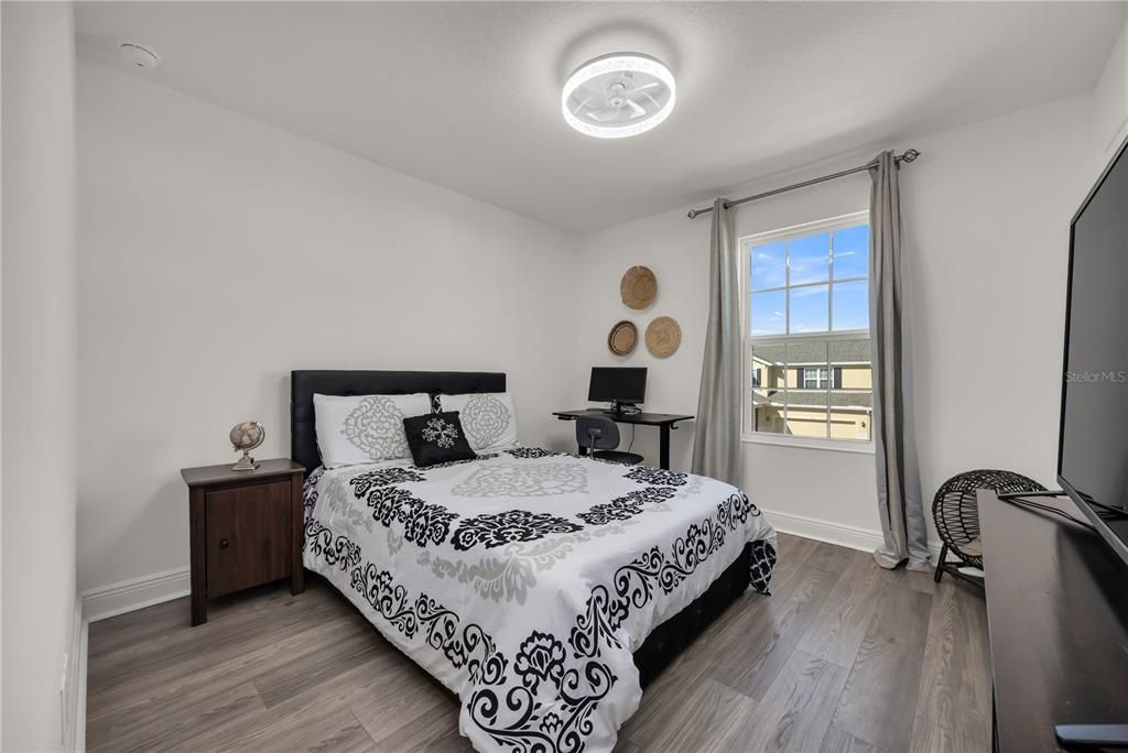 For Sale: $690,000 (5 beds, 3 baths, 2561 Square Feet)