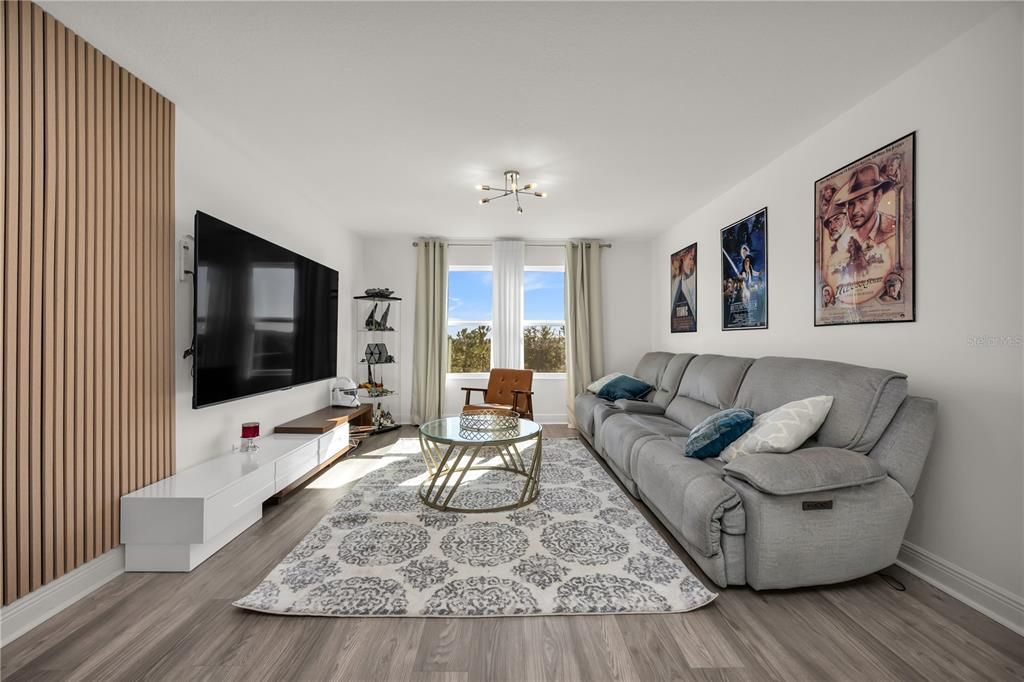 For Sale: $690,000 (5 beds, 3 baths, 2561 Square Feet)