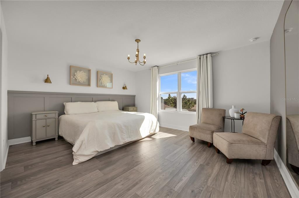 For Sale: $690,000 (5 beds, 3 baths, 2561 Square Feet)