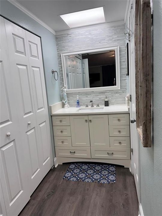 For Sale: $355,000 (2 beds, 2 baths, 888 Square Feet)