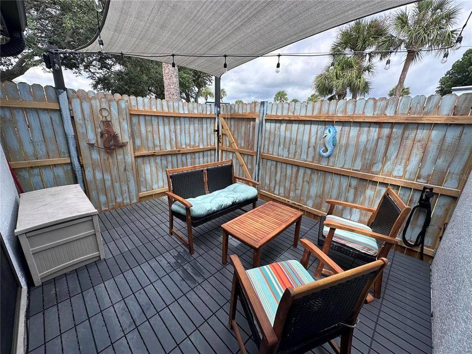 For Sale: $355,000 (2 beds, 2 baths, 888 Square Feet)