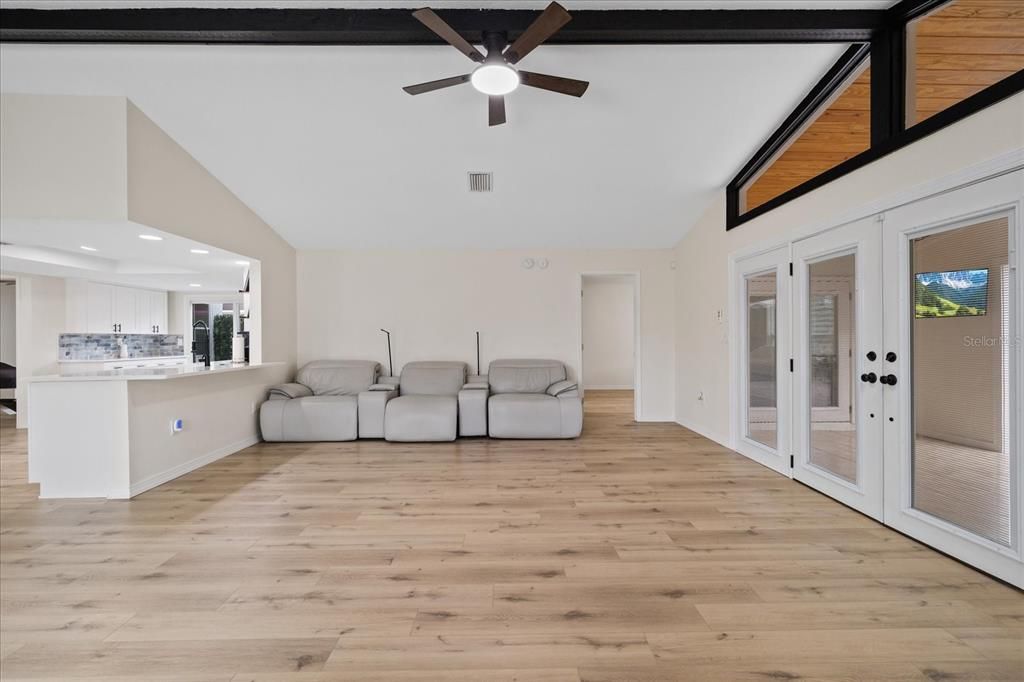 En Venta: $460,000 (3 camas, 2 baños, 1693 Pies cuadrados)