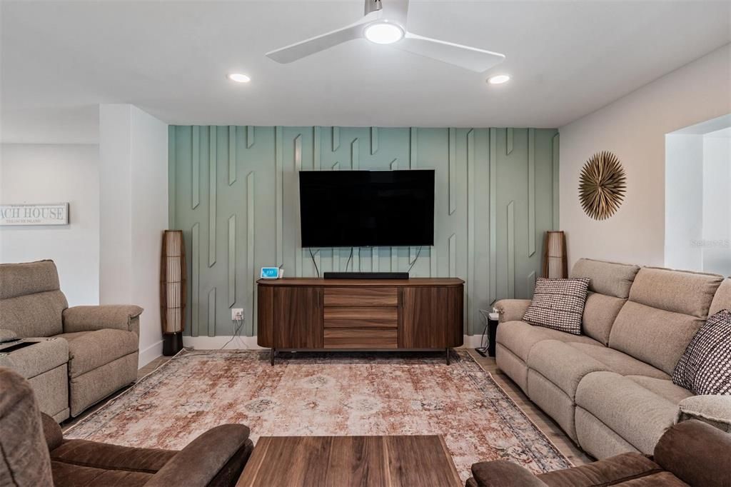 For Sale: $1,175,000 (3 beds, 2 baths, 1896 Square Feet)