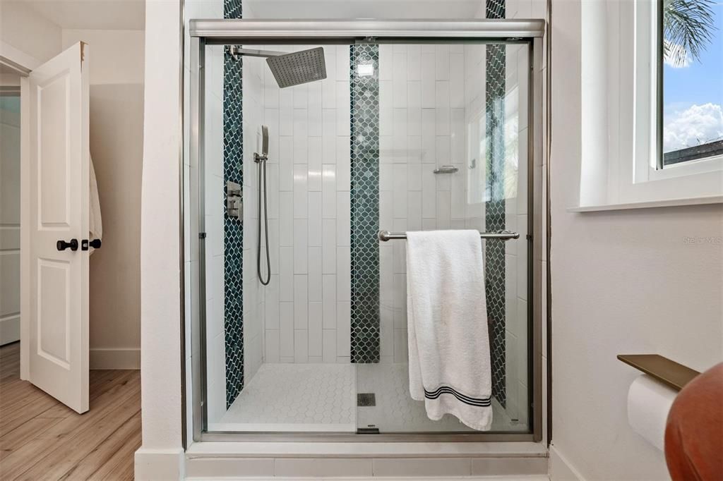 For Sale: $1,175,000 (3 beds, 2 baths, 1896 Square Feet)