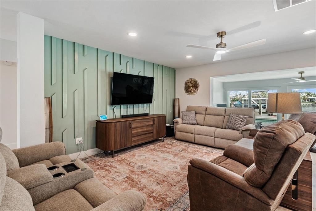 For Sale: $1,175,000 (3 beds, 2 baths, 1896 Square Feet)