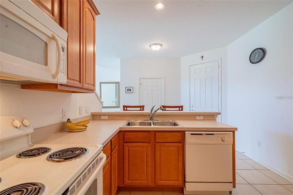 For Rent: $2,500 (3 beds, 3 baths, 2018 Square Feet)