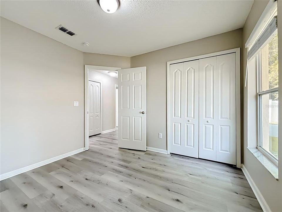 For Sale: $359,900 (3 beds, 2 baths, 1833 Square Feet)