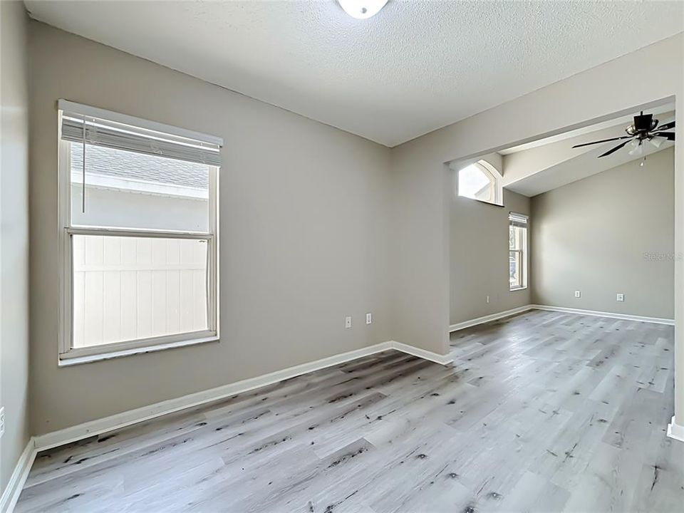 For Sale: $359,900 (3 beds, 2 baths, 1833 Square Feet)