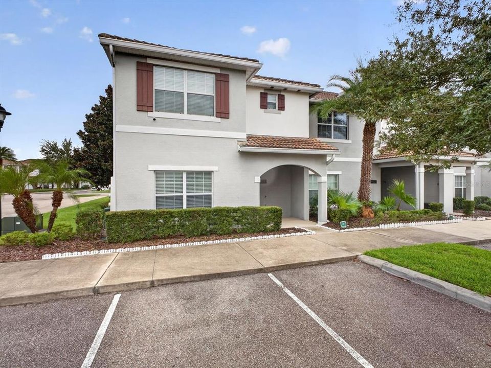 Activo con contrato: $447,000 (5 camas, 4 baños, 2128 Pies cuadrados)