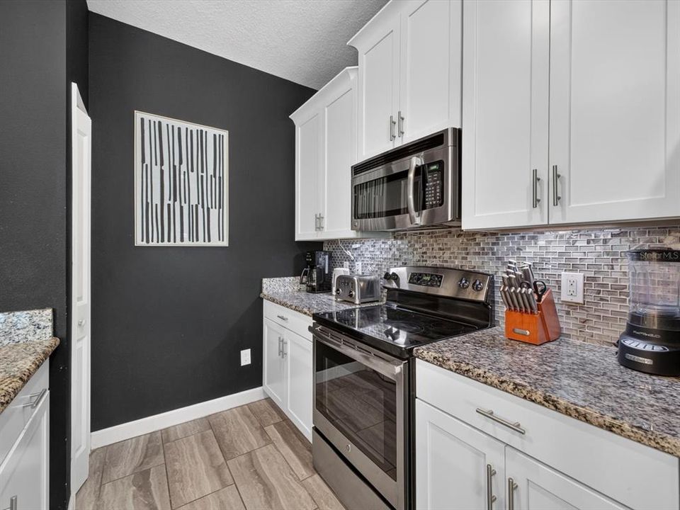Activo con contrato: $447,000 (5 camas, 4 baños, 2128 Pies cuadrados)