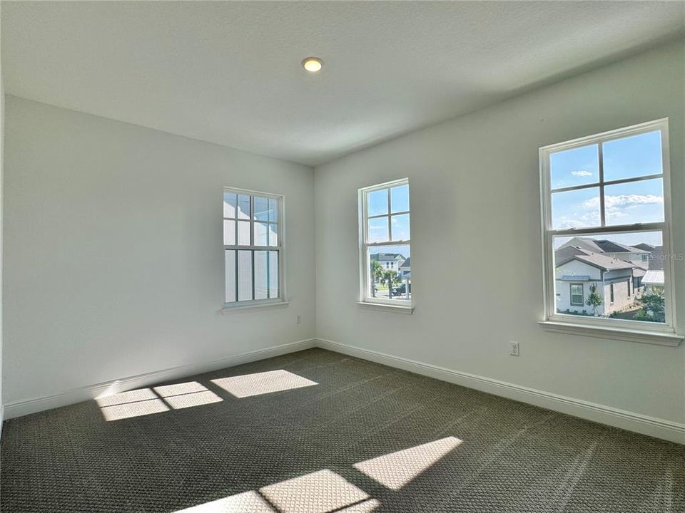 For Sale: $859,990 (5 beds, 4 baths, 3260 Square Feet)
